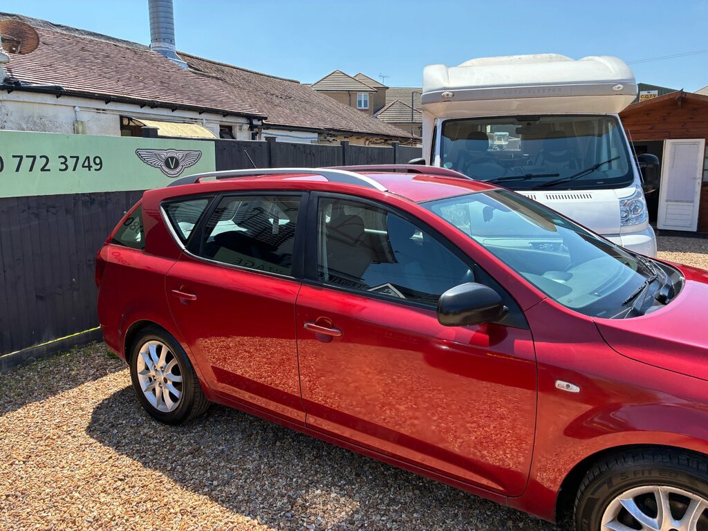 Kia Ceed 1.6 Crdi Ecodynamics 2 Sports Wagon Man Red
