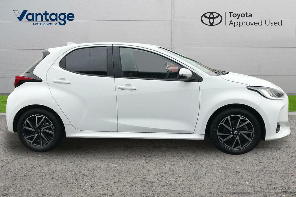 Toyota Yaris 1.5 Vvt-h Design E-cvt Euro 6 Ss PJ73OKU White #2