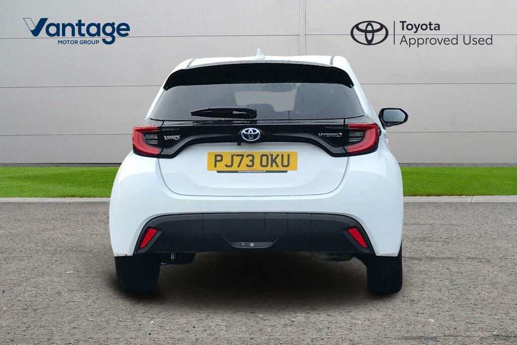Toyota Yaris 1.5 Vvt-h Design E-cvt Euro 6 Ss PJ73OKU White #4