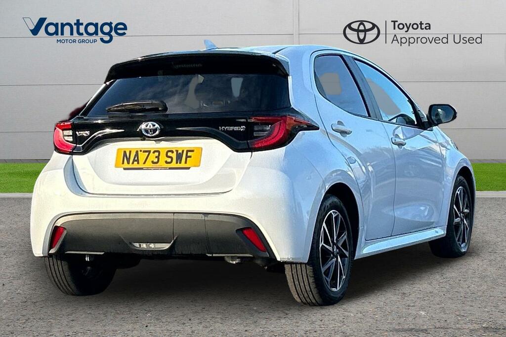 Toyota Yaris 1.5 Vvt-h Design E-cvt Euro 6 Ss NA73SWF White #3
