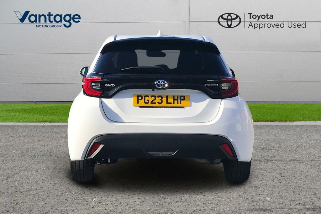 Toyota Yaris 1.5 Vvt-h Design E-cvt Euro 6 Ss PG23LHP White #4