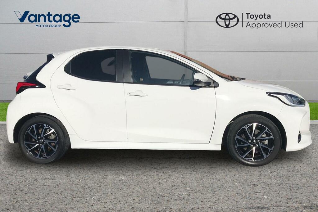 Toyota Yaris 1.5 Vvt-h Design E-cvt Euro 6 Ss PG23LHP White #2