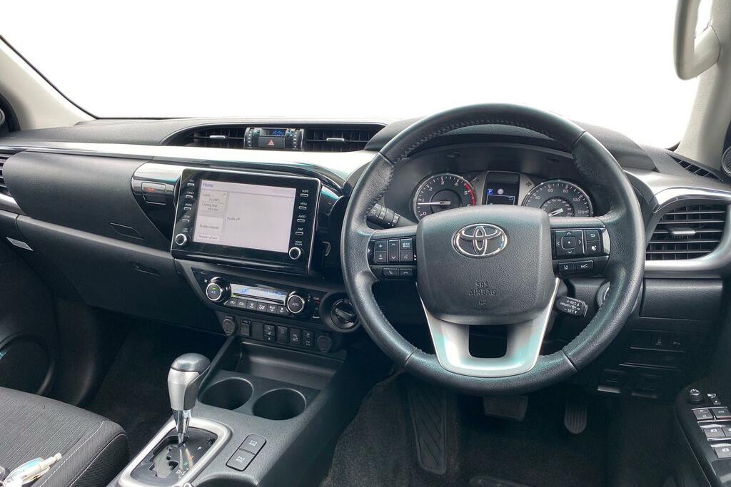 Toyota HILUX 2.8 D-4d Invincible 4Wd Euro 6 Ss White #6