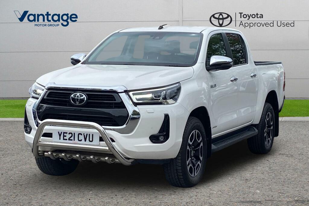 Toyota HILUX 2.8 D-4d Invincible 4Wd Euro 6 Ss White #3
