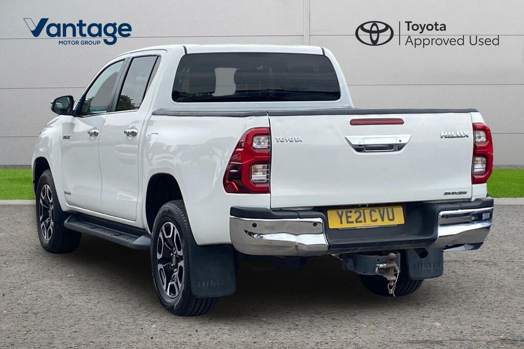 Toyota HILUX 2.8 D-4d Invincible 4Wd Euro 6 Ss White #4