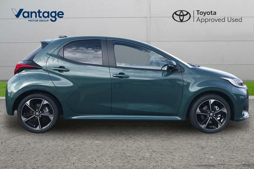 Toyota Yaris 1.5 Vvt-h Excel E-cvt Euro 6 Ss YK26NWD Green #2