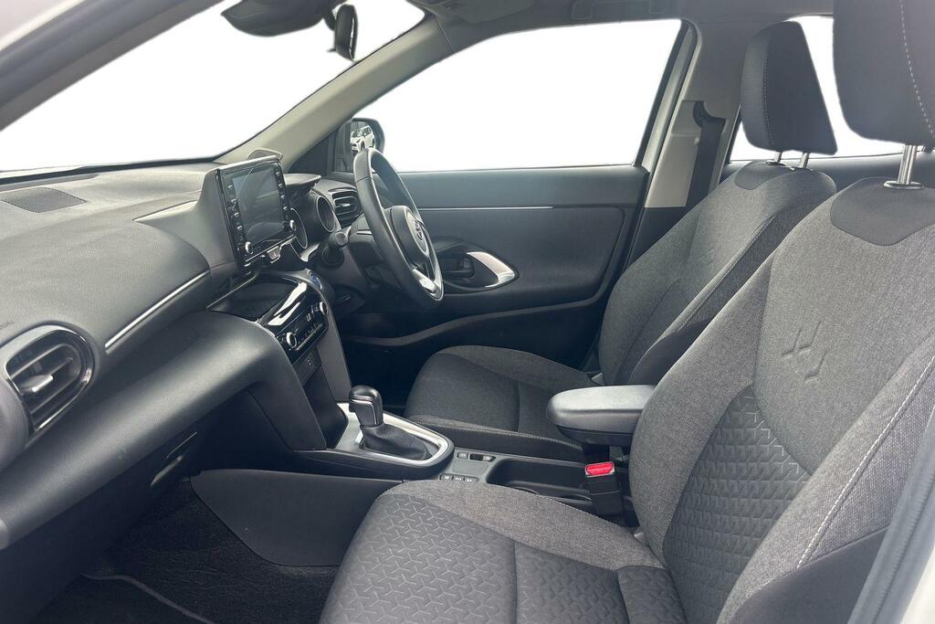 Toyota Yaris Cross 1.5 Vvt-h Icon E-cvt Euro 6 Ss PK23AMU White #5