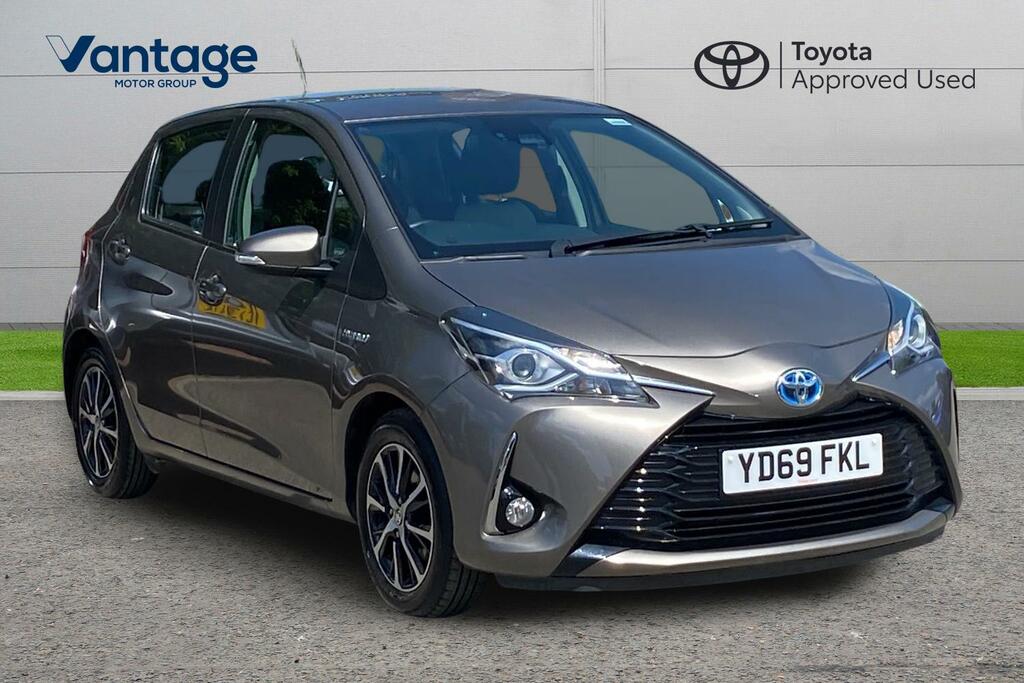 Toyota Yaris 1.5 Vvt-h Icon Tech E-cvt Euro 6 Ss YD69FKL Brown