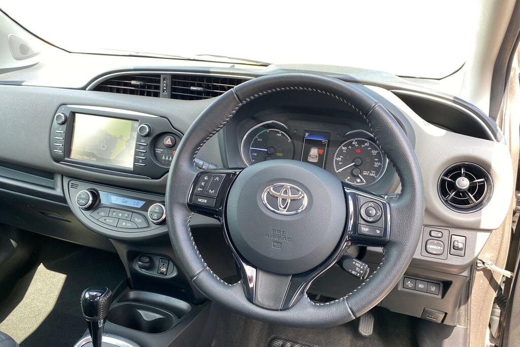 Toyota Yaris 1.5 Vvt-h Icon Tech E-cvt Euro 6 Ss YD69FKL Brown #6