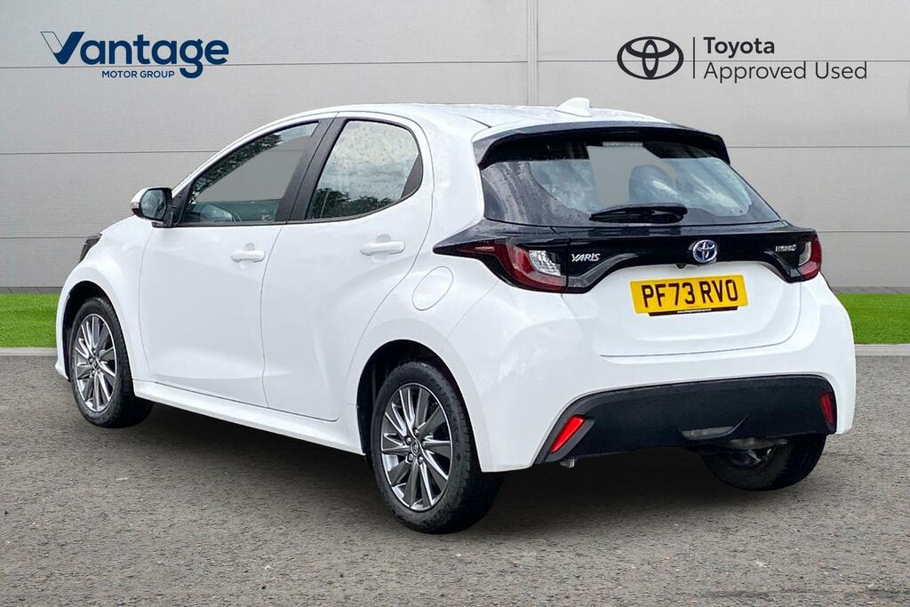 Toyota Yaris 1.5 Vvt-h Icon E-cvt Euro 6 Ss PF73RVO White #4