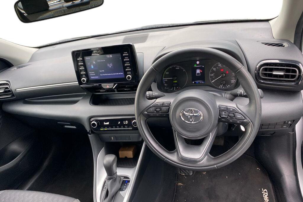 Toyota Yaris 1.5 Vvt-h Icon E-cvt Euro 6 Ss PF73RVO White #6