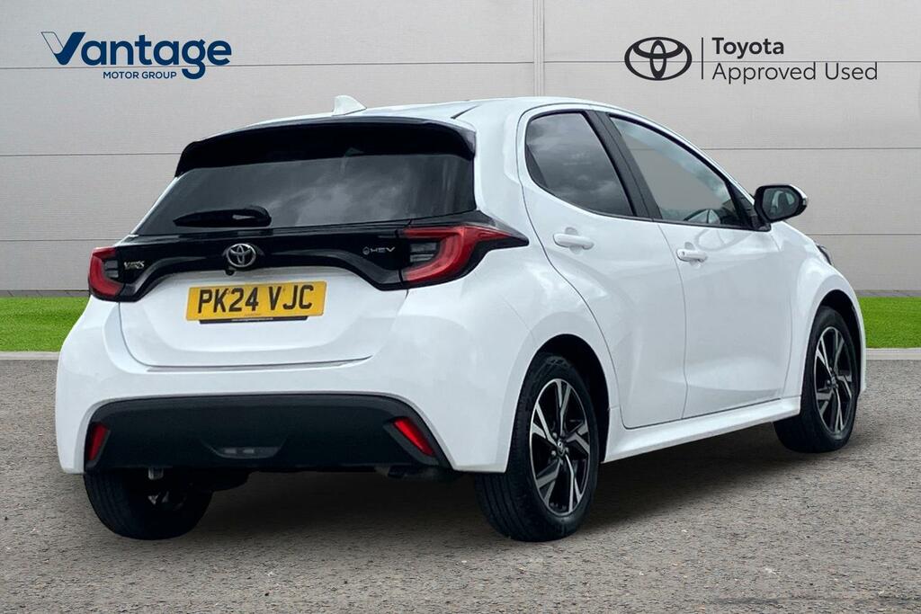 Toyota Yaris 1.5 Vvt-h Design E-cvt Euro 6 Ss PK24VJC White #2