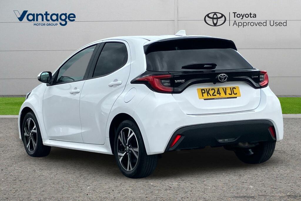 Toyota Yaris 1.5 Vvt-h Design E-cvt Euro 6 Ss PK24VJC White #4