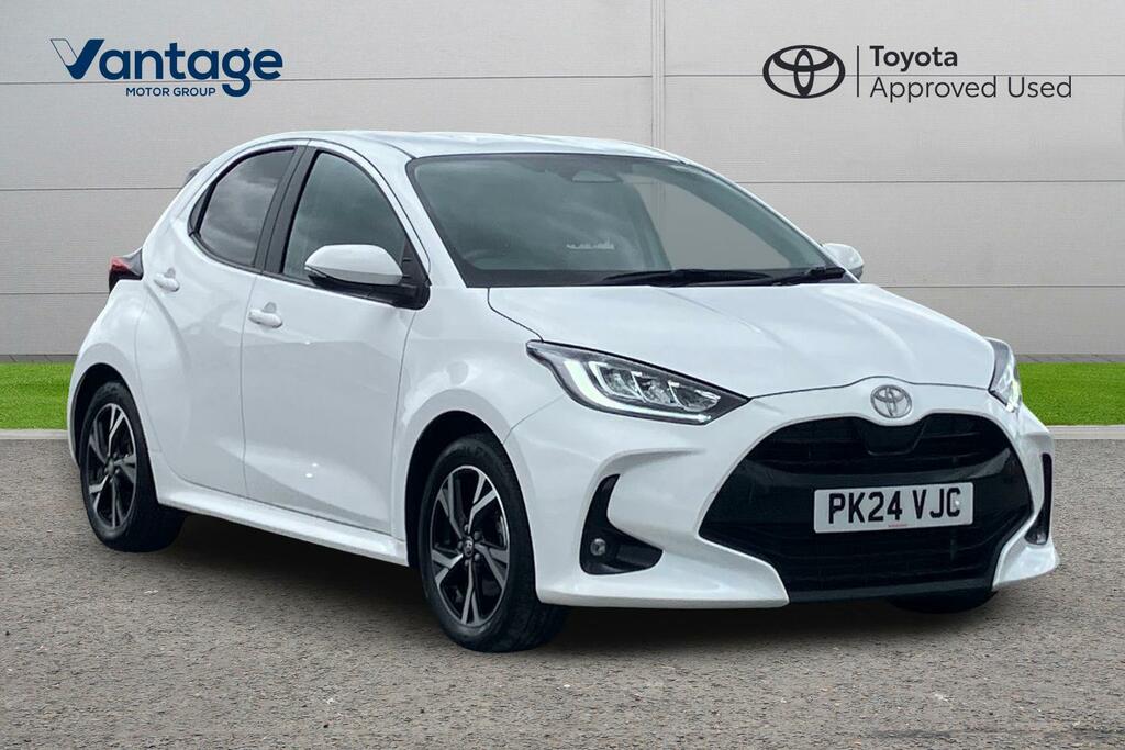 Toyota Yaris 1.5 Vvt-h Design E-cvt Euro 6 Ss White