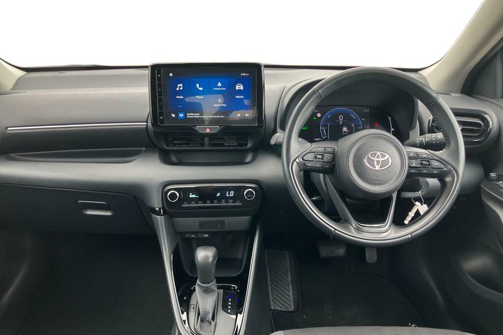 Toyota Yaris 1.5 Vvt-h Design E-cvt Euro 6 Ss PK24VJC White #6
