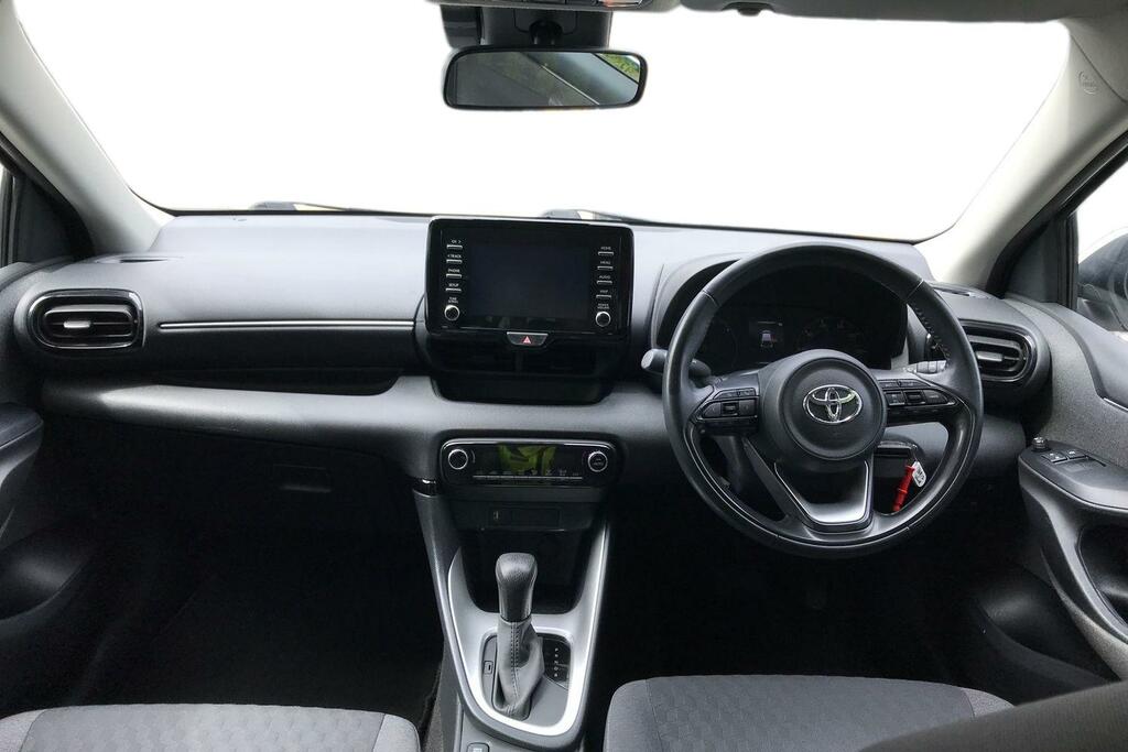 Toyota Yaris 1.5 Vvt-h Icon E-cvt Euro 6 Ss LR71OMO White #6