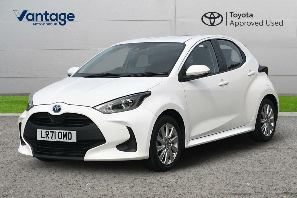 Toyota Yaris 1.5 Vvt-h Icon E-cvt Euro 6 Ss LR71OMO White #3