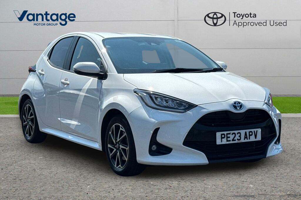 Toyota Yaris 1.5 Vvt-h Design E-cvt Euro 6 Ss White