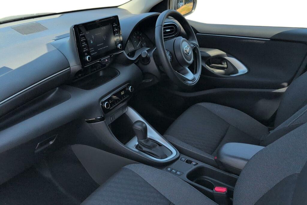 Toyota Yaris 1.5 Vvt-h Icon E-cvt Euro 6 Ss YY73DHD White #5