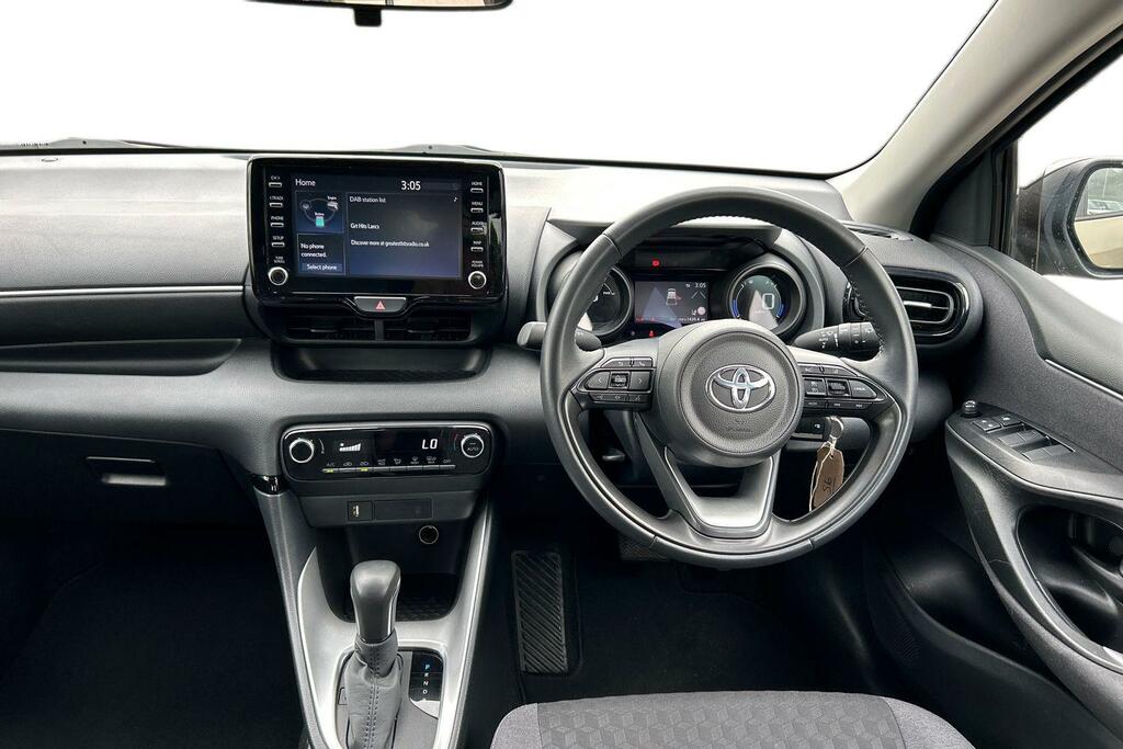 Toyota Yaris 1.5 Vvt-h Design E-cvt Euro 6 Ss AX23BHL Brown #6