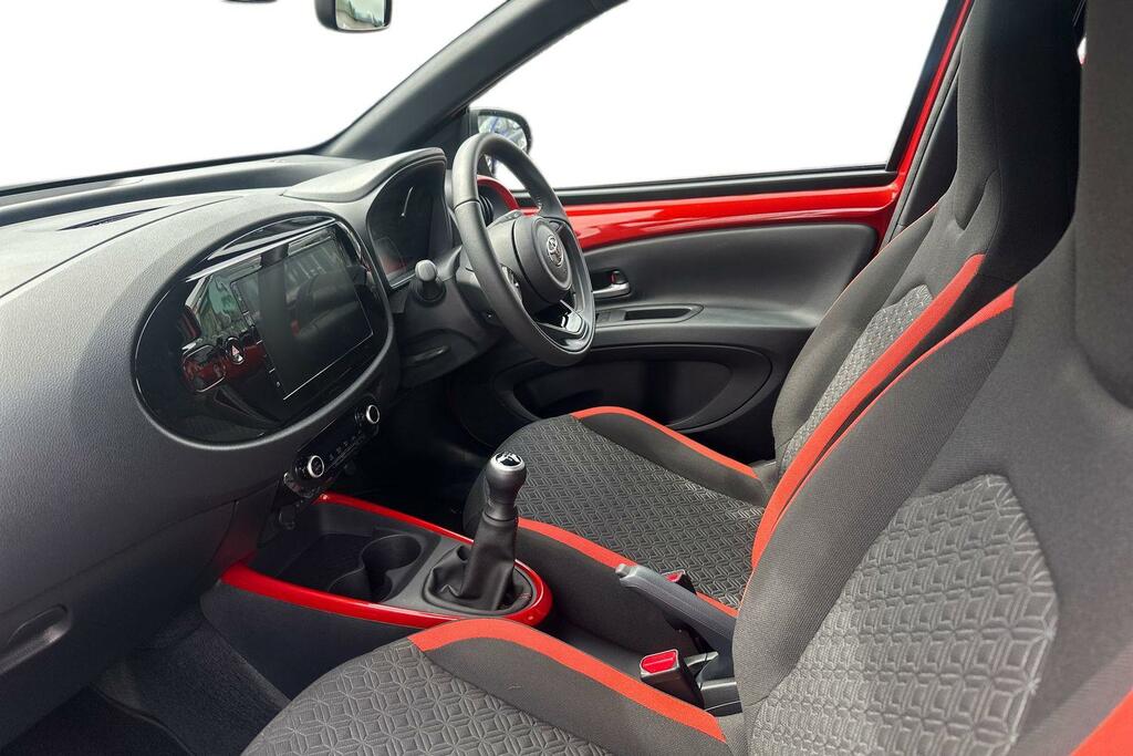 Toyota Aygo X 1.0 Vvt-i Edge Euro 6 Ss GV25VHM Red #5