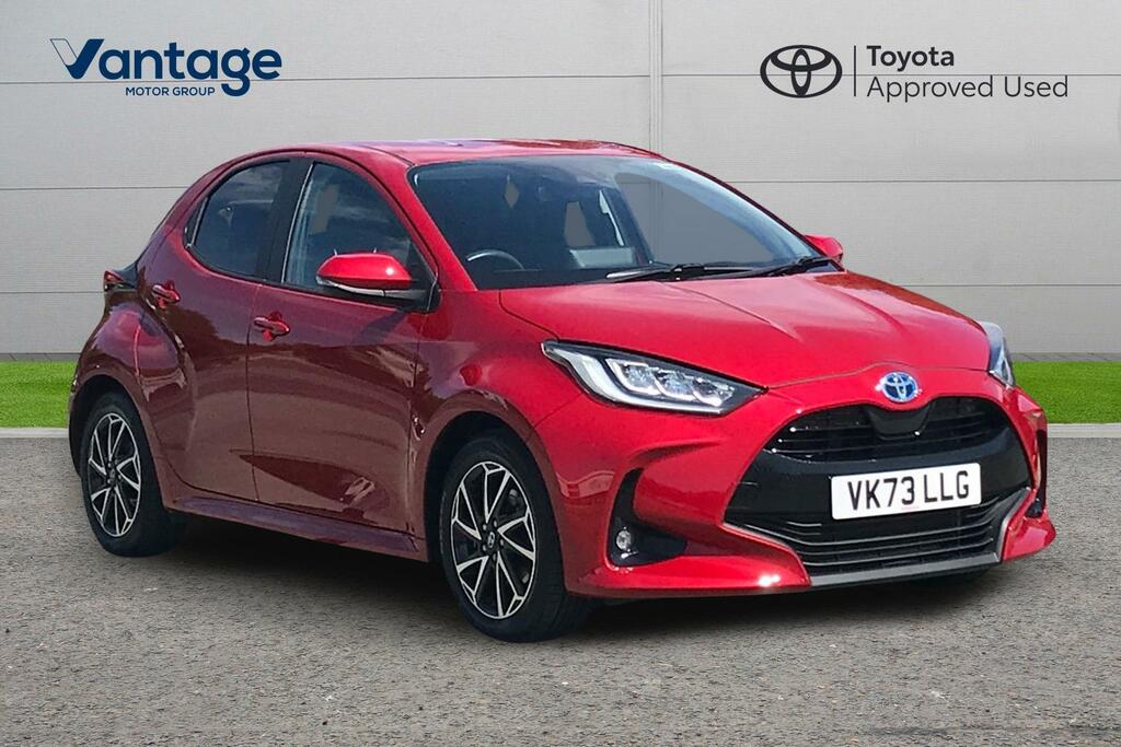 Toyota Yaris 1.5 Vvt-h Design E-cvt Euro 6 Ss Red