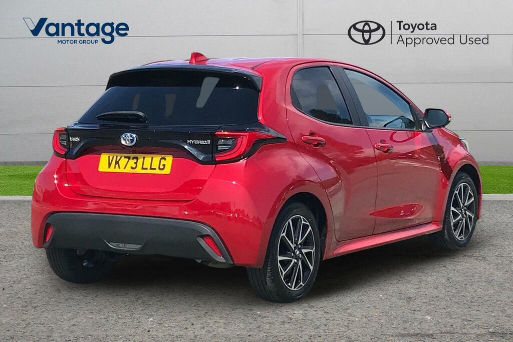 Toyota Yaris 1.5 Vvt-h Design E-cvt Euro 6 Ss VK73LLG Red #2