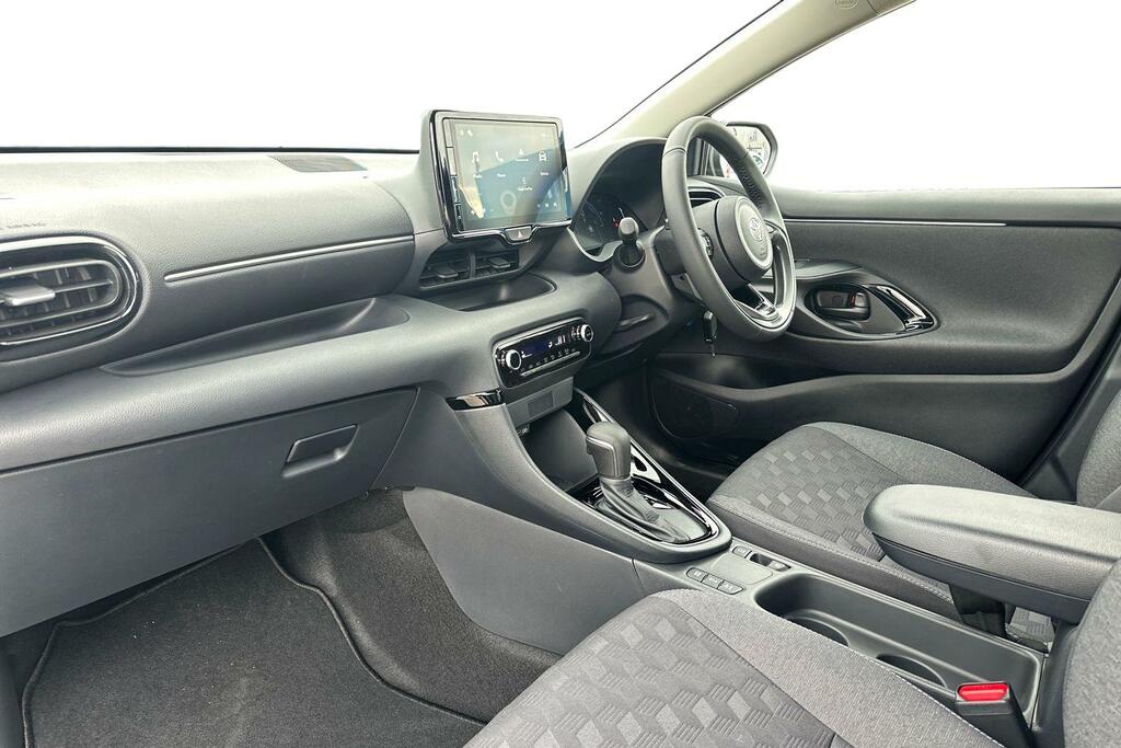 Toyota Yaris 1.5 Vvt-h Design E-cvt Euro 6 Ss YG26WYK Black #5