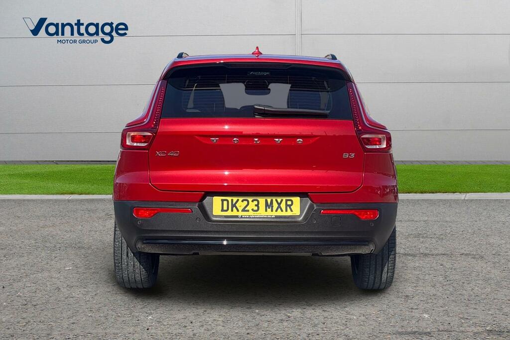 Volvo XC40 2.0 B3p Plus Dark DK23MXR Red #4