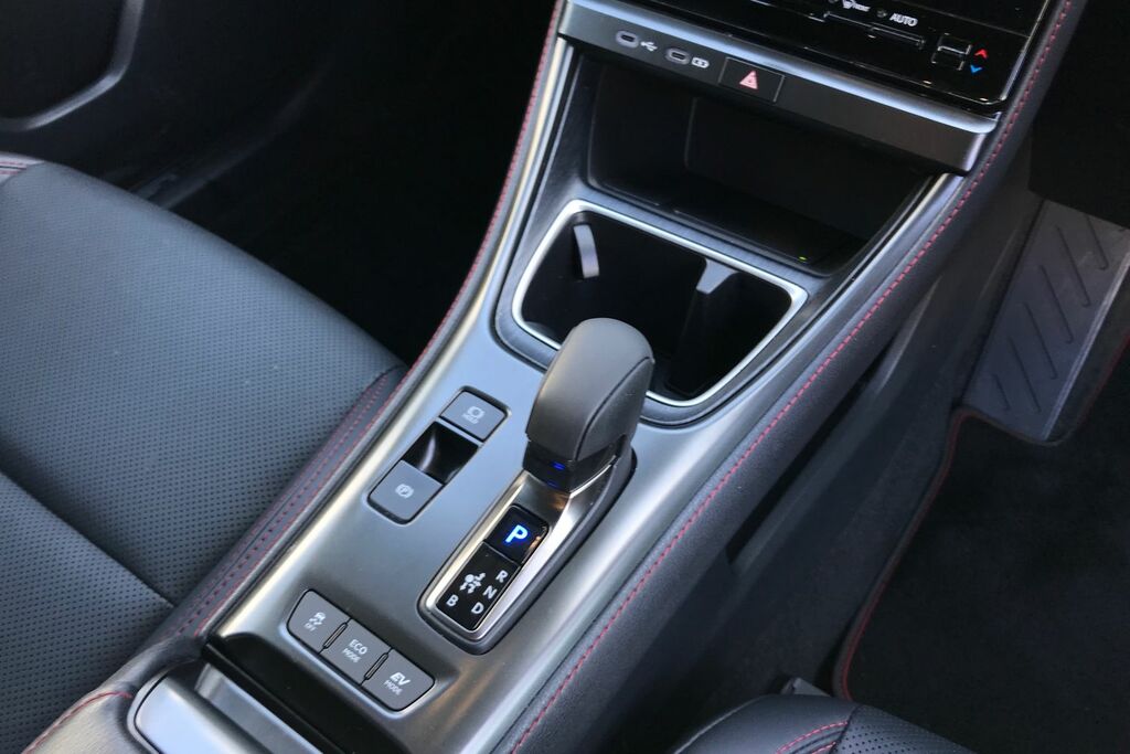 Lexus LBX 1.5 Vvt-ie Takumi Design Suv Hybrid E-c Silver #40