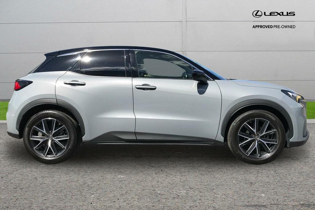Lexus LBX 1.5 Vvt-ie Takumi Design Suv Hybrid E-c Silver #23