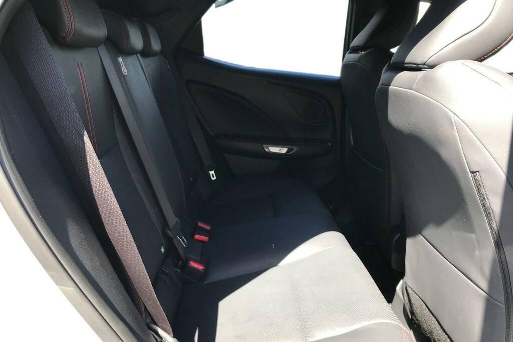 Lexus LBX 1.5 Vvt-ie Takumi Design Suv Hybrid E-c Silver #9