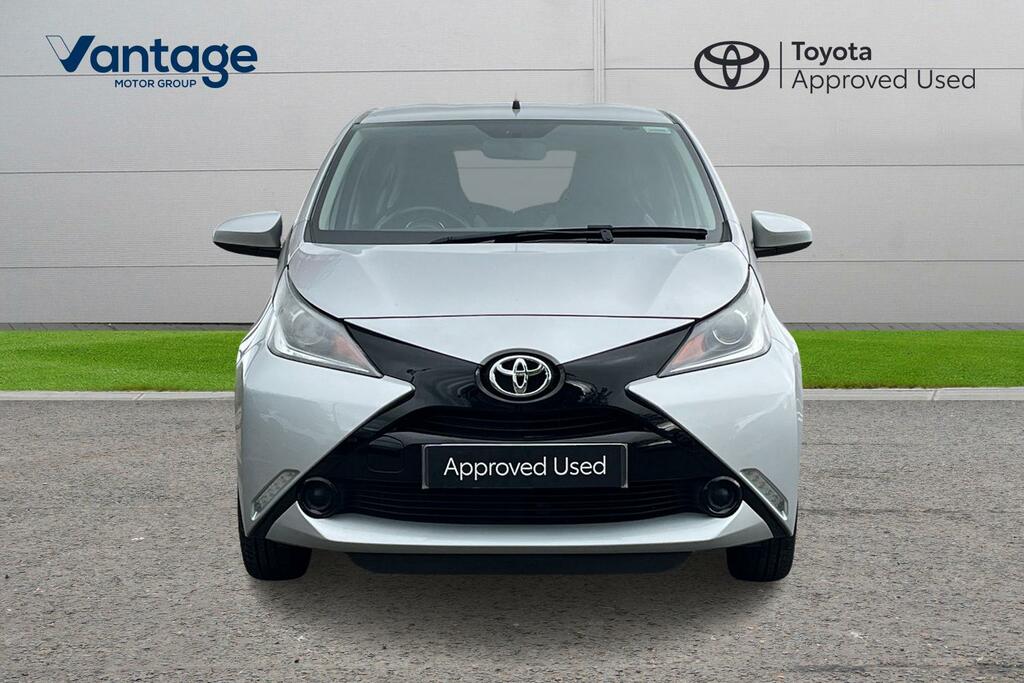 Toyota Aygo 1.0 Vvt-i X-play X-shift Red #22