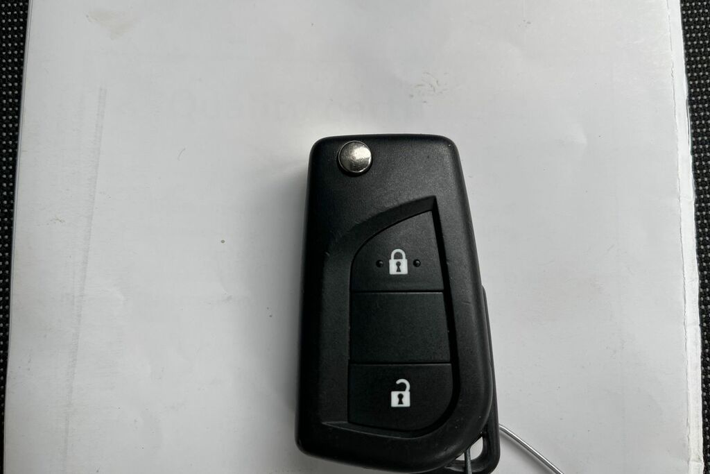 Toyota Aygo 1.0 Vvt-i X-play X-shift Red #27