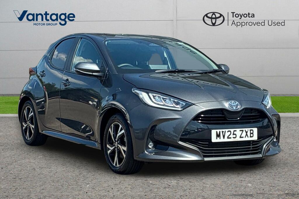 Toyota Yaris 1.5 Vvt-h Design E-cvt Euro 6 Ss Grey