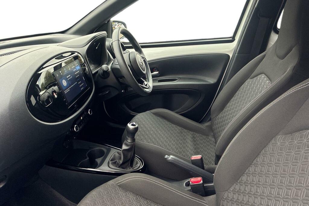 Toyota Aygo X 1.0 Vvt-i Edge Euro 6 Ss CV74TUU White #5