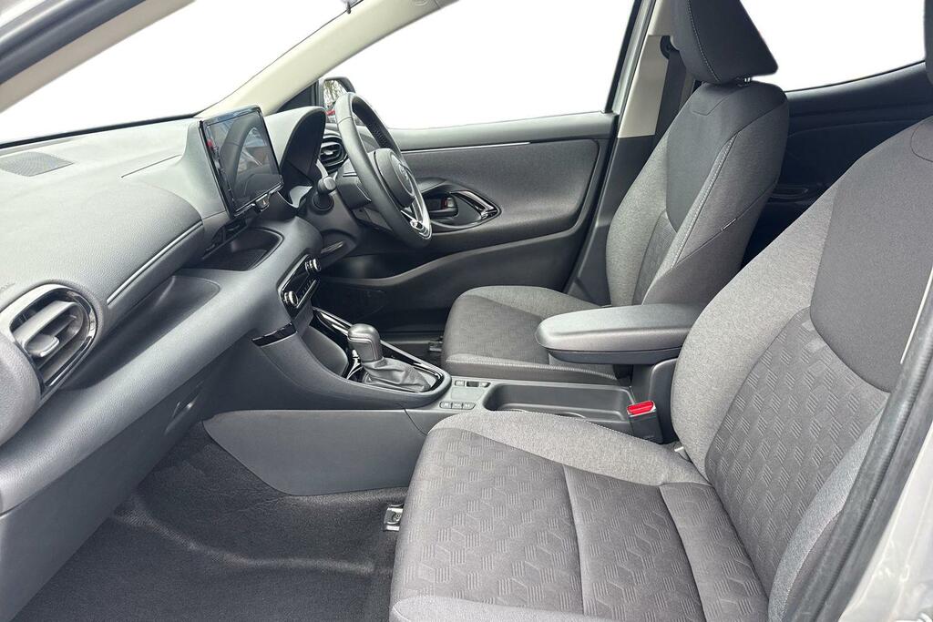Toyota Yaris 1.5 Vvt-h Design E-cvt Euro 6 Ss YD24SVN Silver #5