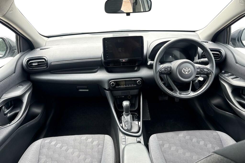 Toyota Yaris 1.5 Vvt-h Design E-cvt Euro 6 Ss YD24SVN Silver #6