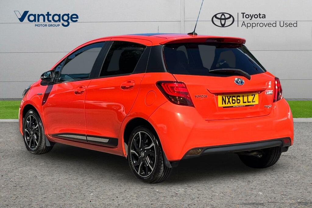 Toyota Yaris 1.5 Vvt-h Orange Edition Hatchback Hybr NX66LLZ Orange #4