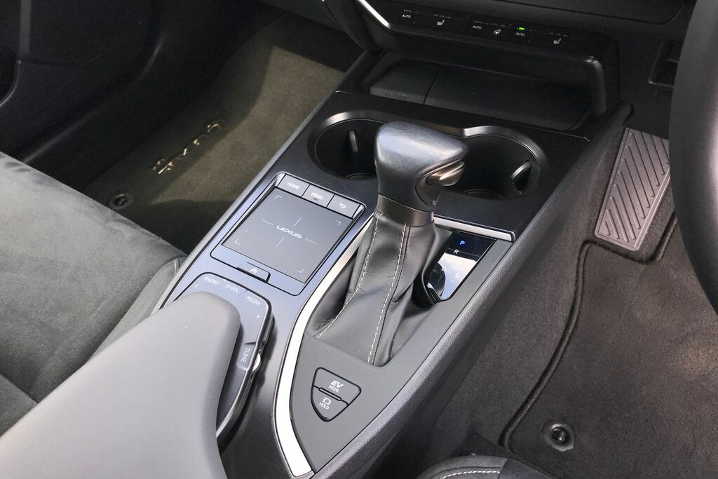 Lexus UX 250H 2.0 Cvt Without Nav Grey #40