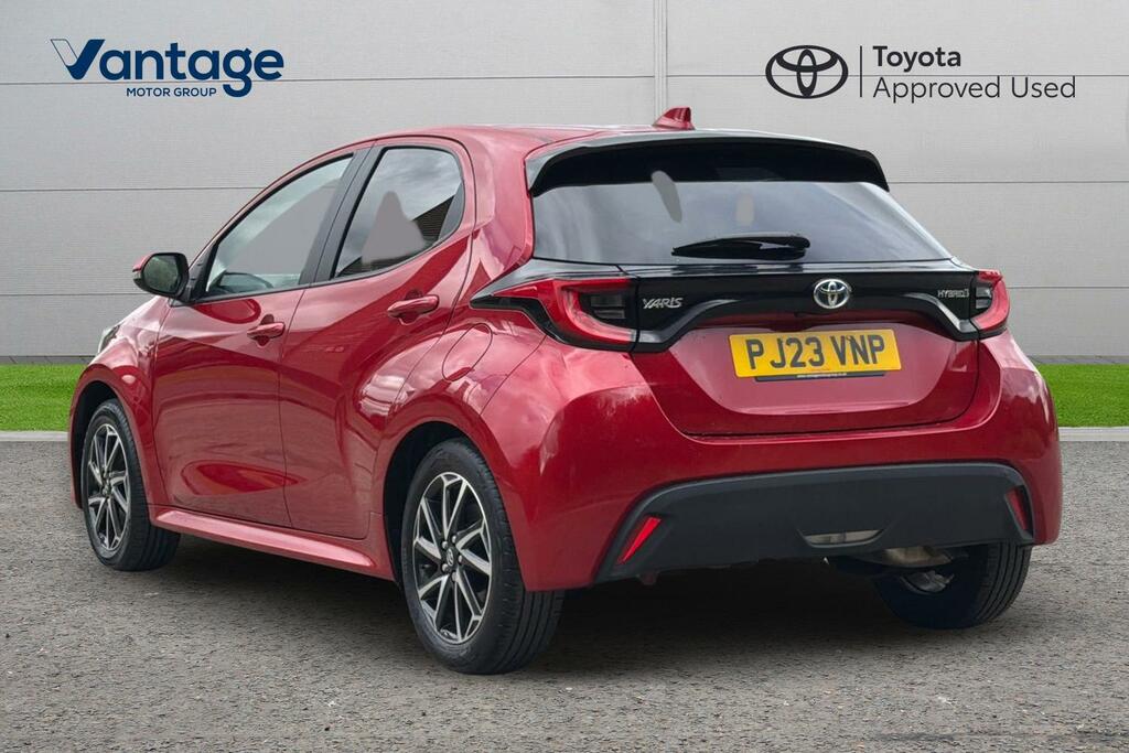 Toyota Yaris 1.5 Vvt-h Design E-cvt Euro 6 Ss PJ23VNP Red #4