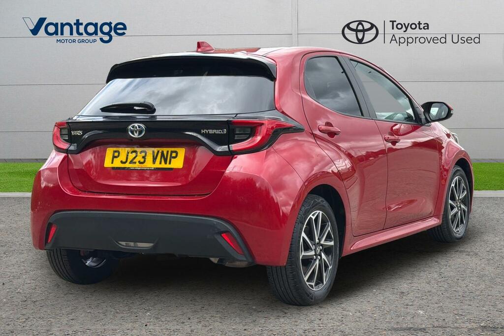Toyota Yaris 1.5 Vvt-h Design E-cvt Euro 6 Ss PJ23VNP Red #2