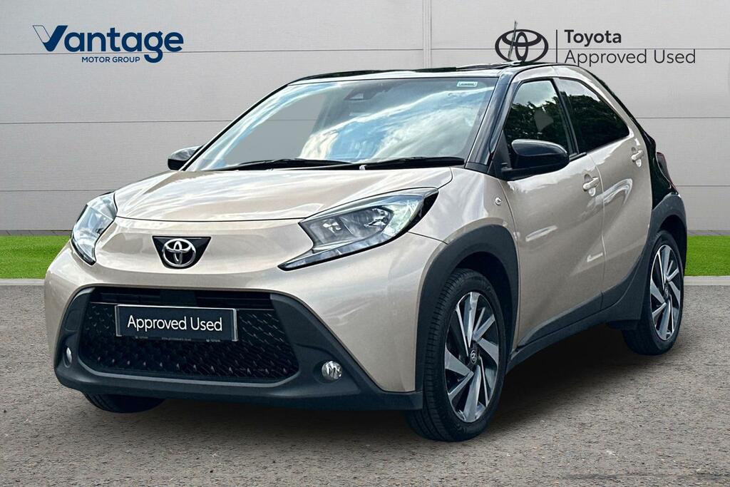 Toyota Aygo X Edge White #3