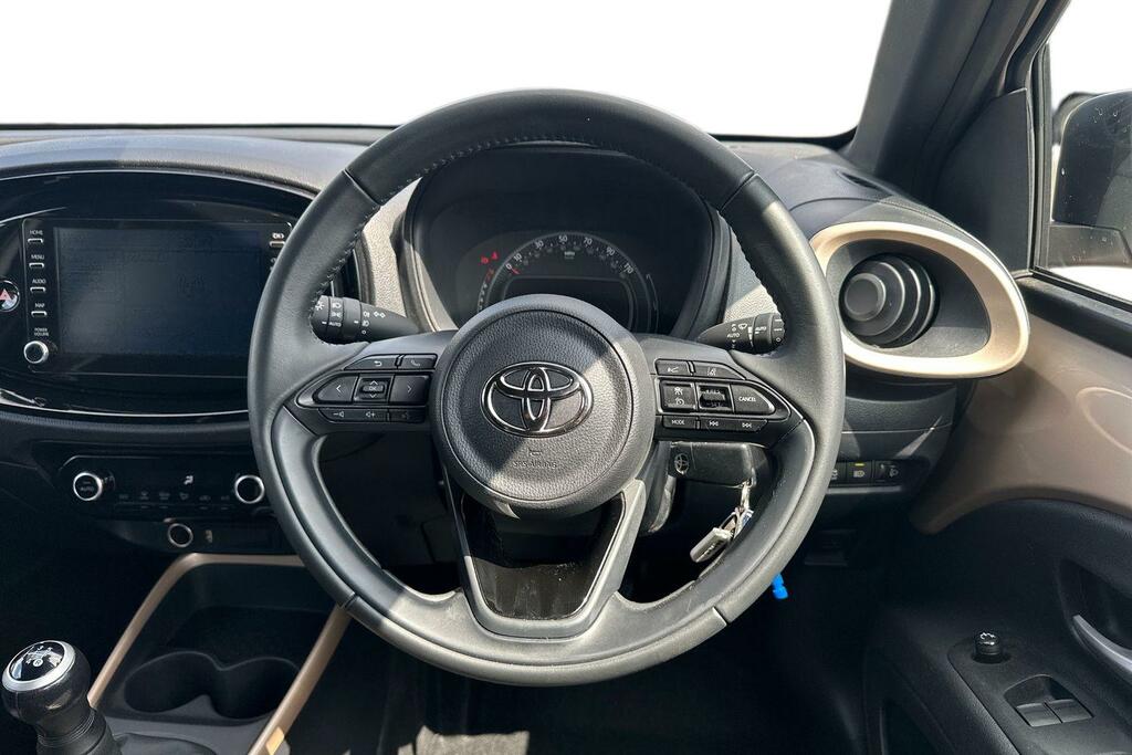 Toyota Aygo X Edge White #7