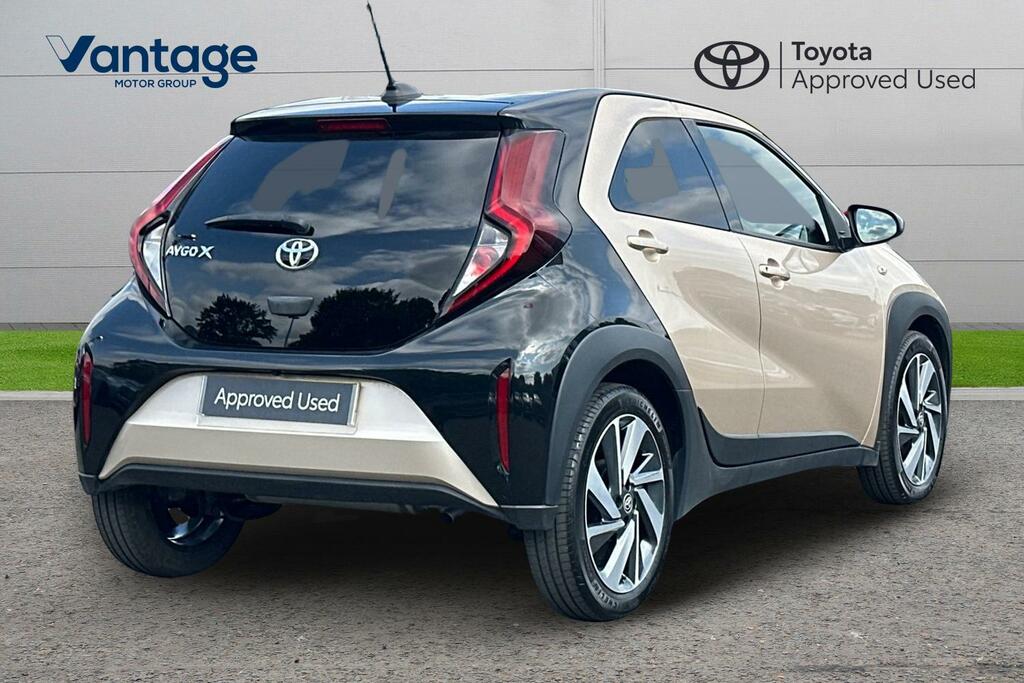 Toyota Aygo X Edge White #2