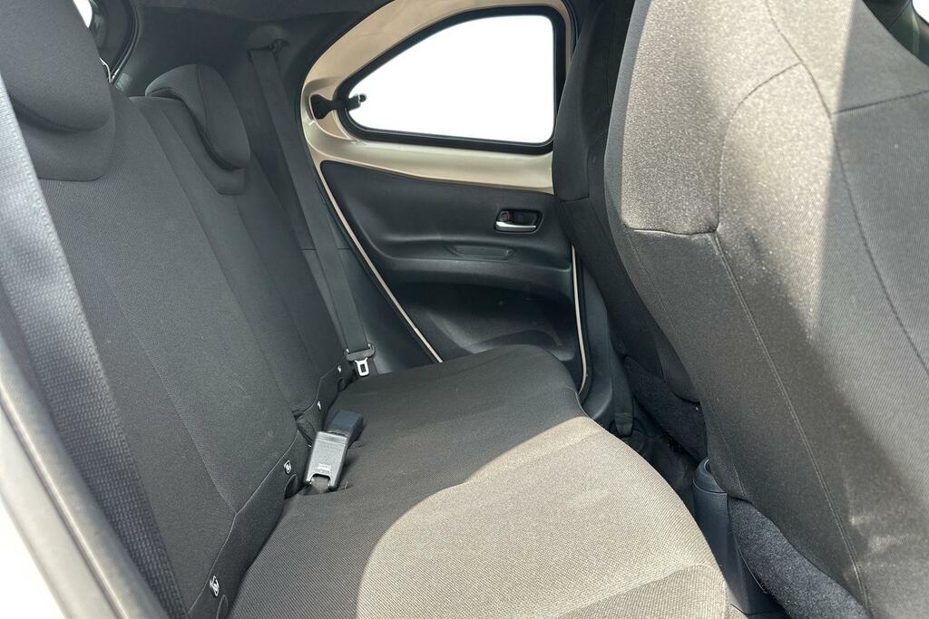 Toyota Aygo X Edge White #8