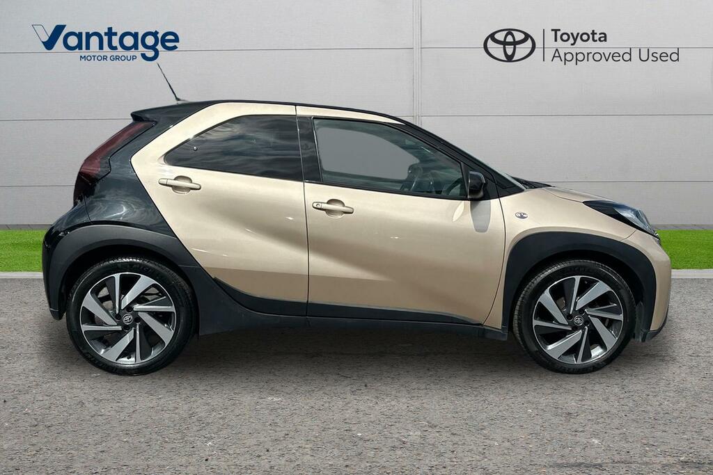 Toyota Aygo X Edge White #23