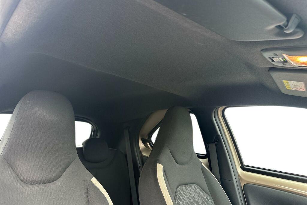 Toyota Aygo X Edge White #19