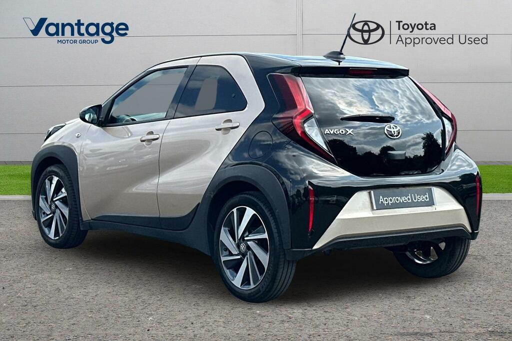 Toyota Aygo X Edge White #4