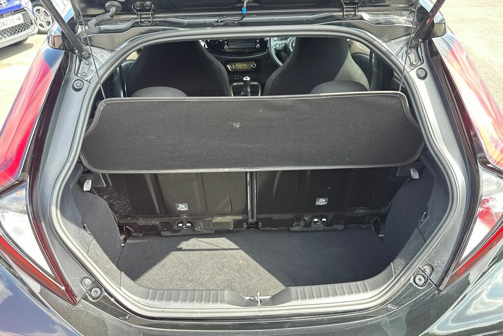 Toyota Aygo X Edge White #13